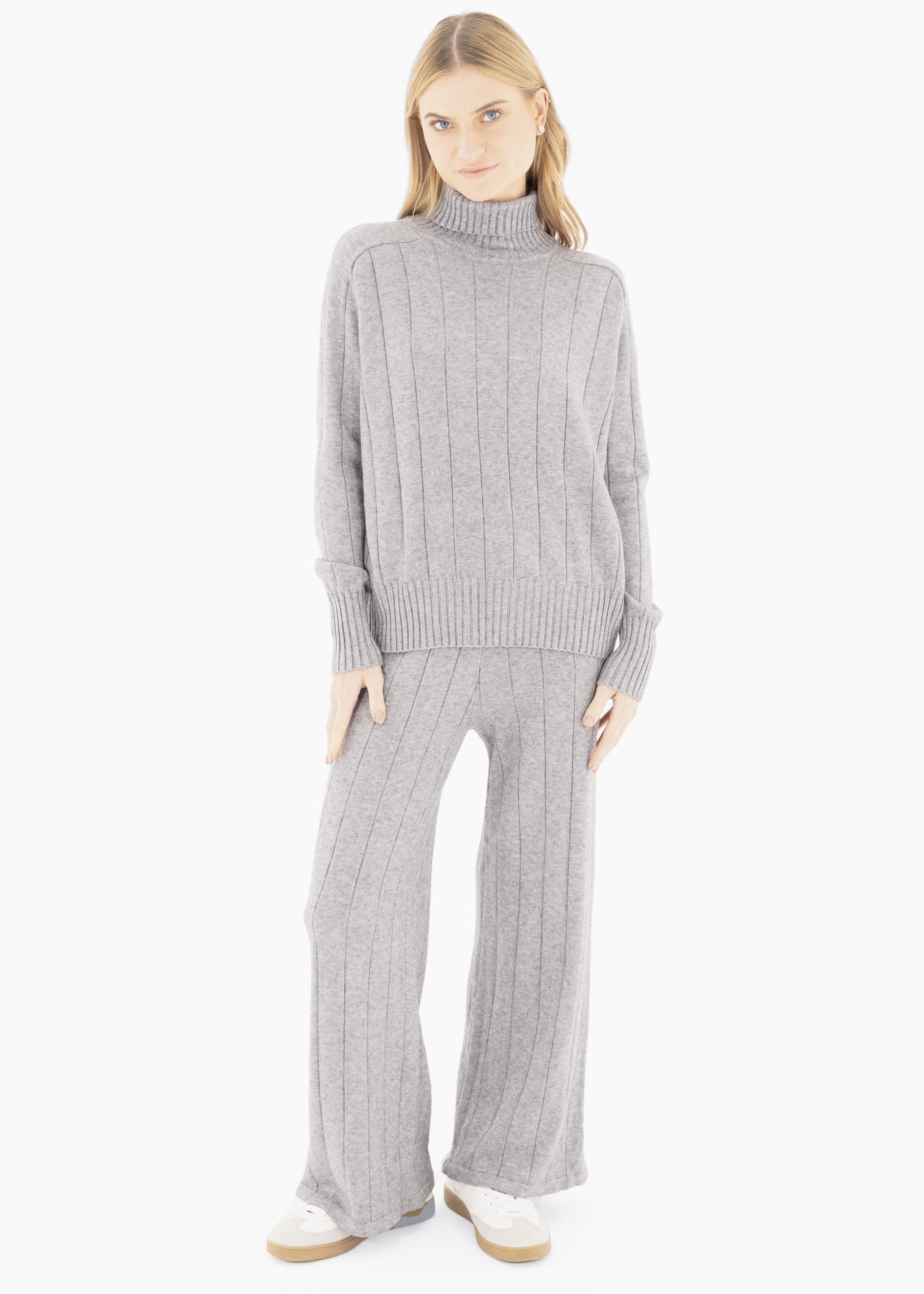 Knitted Turtle Neck Set