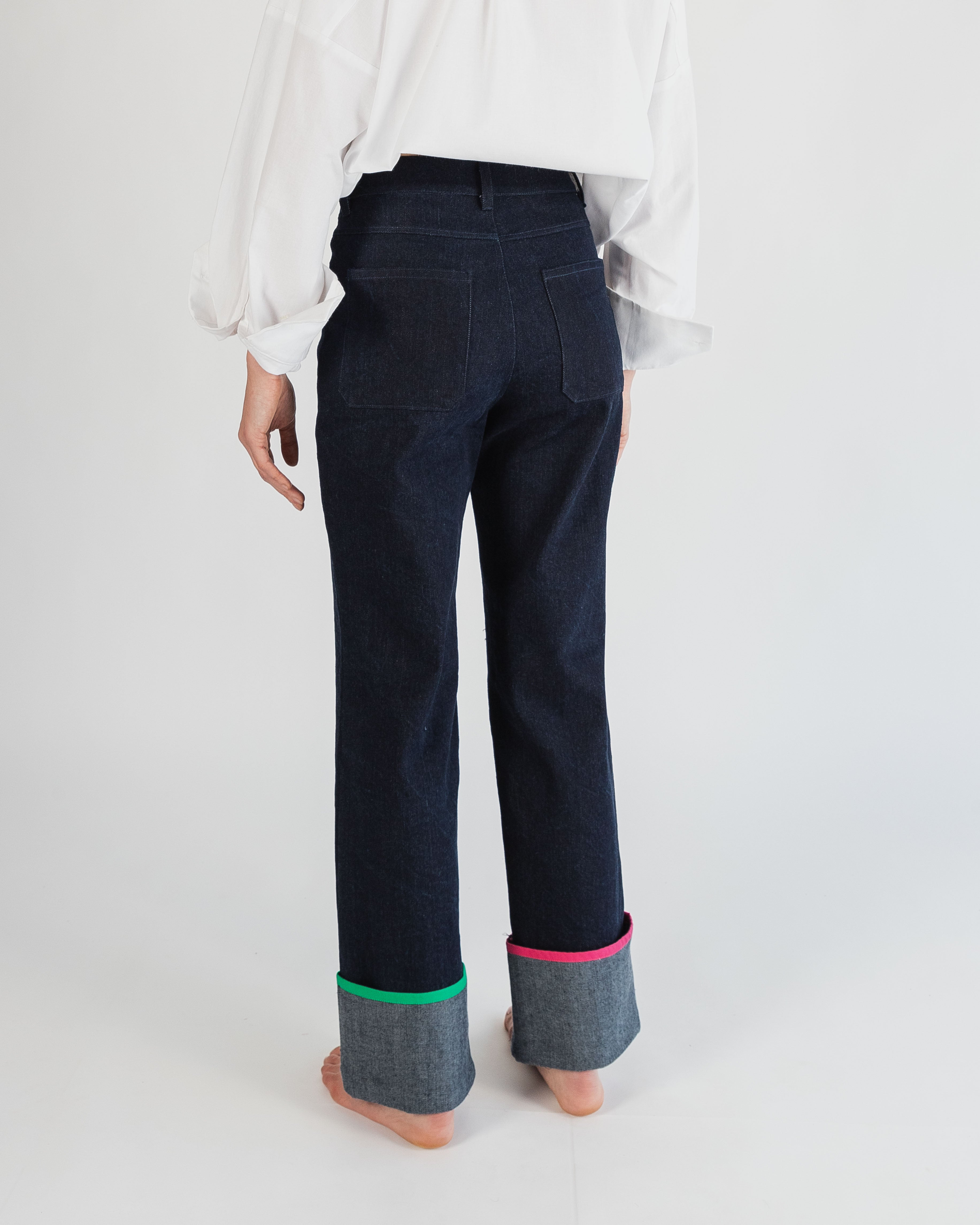 Jeans para mujer a la cintura, con un corte recto, con valenciana ancha y ribete de colores. moda sustentable Hecho en méxico 